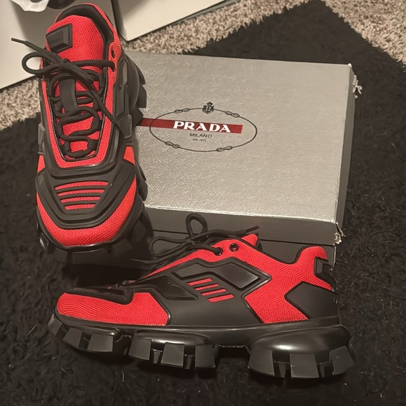 Prada cloudburst, size 12 - Picture 2 of 2